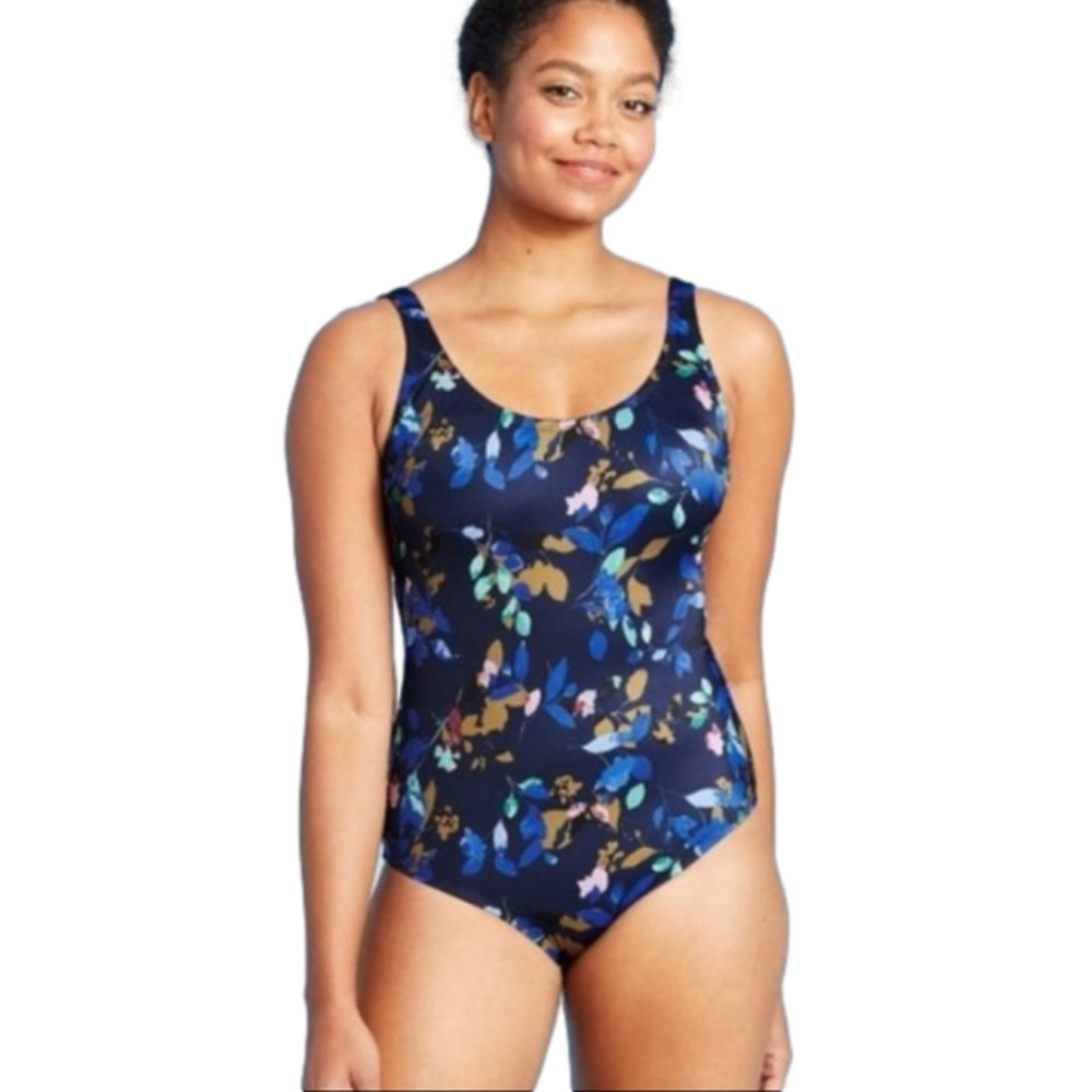 𝅺all In Motion Blue Floral Twist Back Medium Coverage One Piece Swimsuit medium